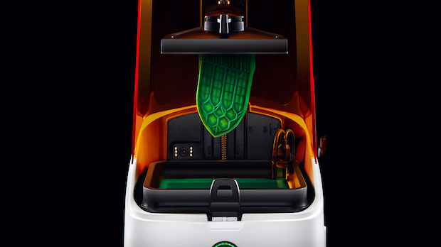 uniz slash resin 3d-printer in action