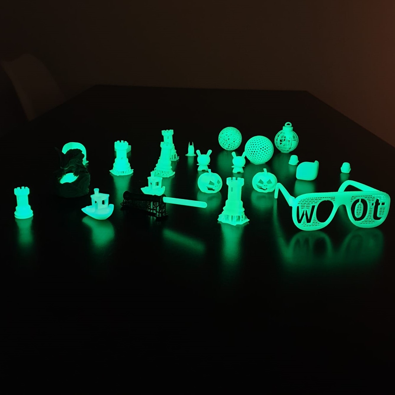 Liqcreate hazard glow nei laboratori di resina scura form2 form 2 compatibile moonray sprint anycubic photon mono x elegoo mars saturn