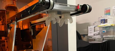 Intrepic Automation Résine automatisée Usine d'impression 3D Photopolymère liqcreate élastomère élastique résistant et résistant caoutchouc élastomère flexible silicone abs pp pe PA PA11 PA6 PA12